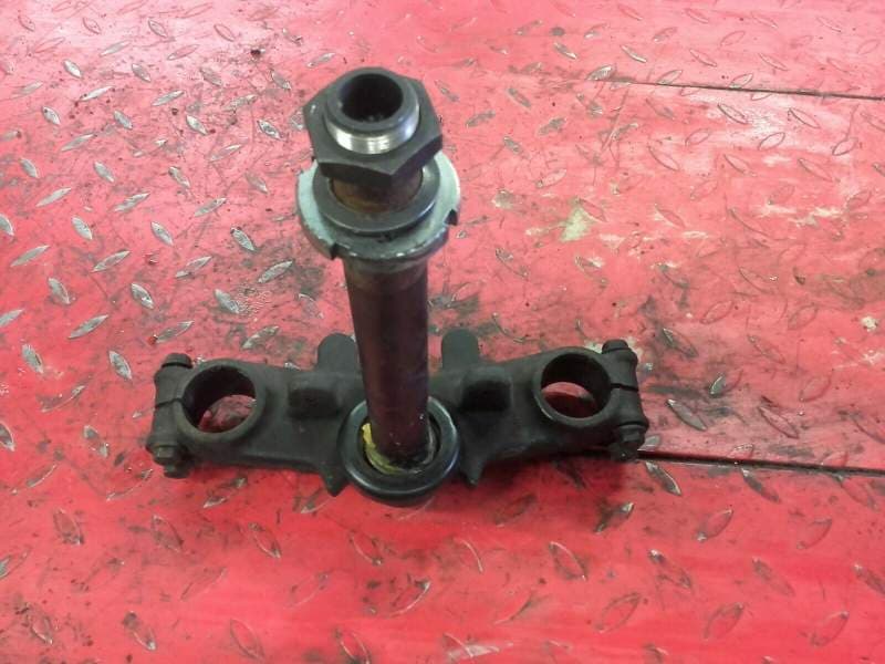 té de fourche inferieur avec colonne de direction Kawasaki 125 KMX 86-02 — photo 1/2