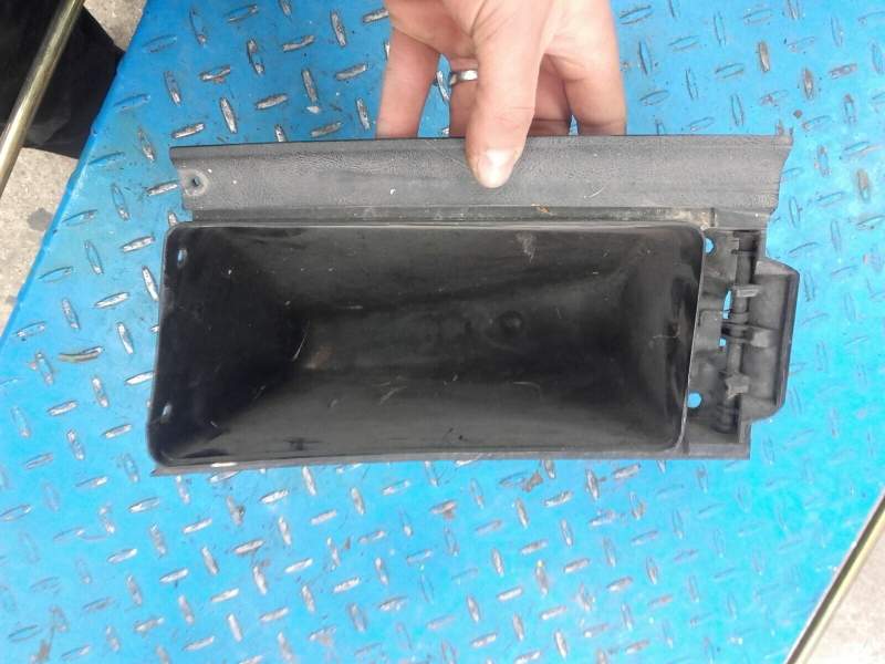 boite a gants droite BMW K75RT K75S K75 RT abs 89-97 — photo 1/3