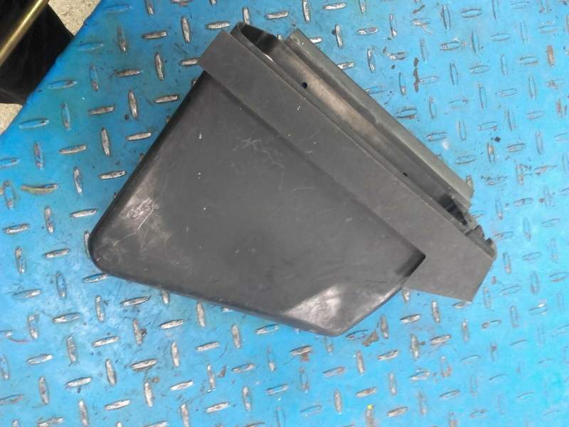 boite a gants droite BMW K75RT K75S K75 RT abs 89-97 — photo 2/3