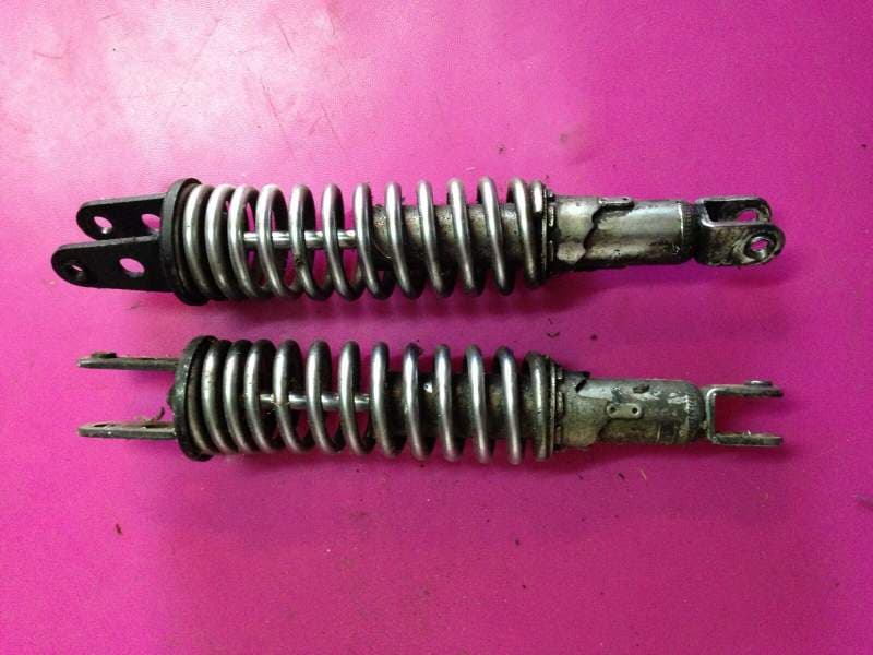 Amortisseurs arriere Honda 400 CB N — photo 1/1