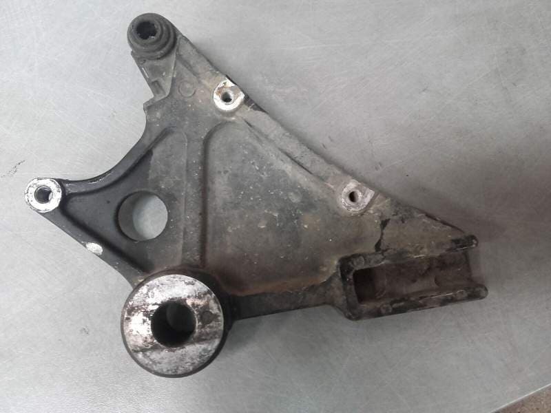 platine support d’etrier de frein arrière Honda 750 CB Seven fifty — photo 1/2