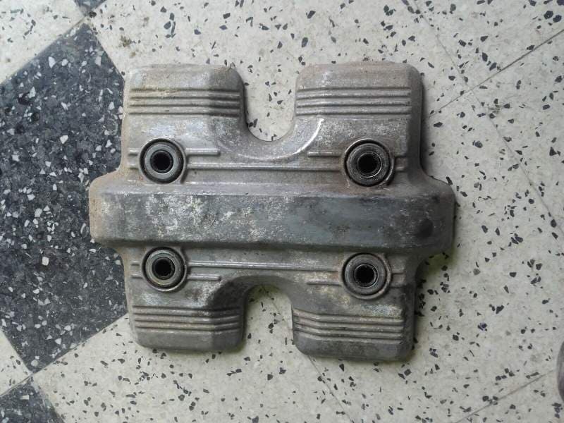 couvre culasse arriere cache culbuteurs 750 VF S Sabre rc07 — photo 1/2