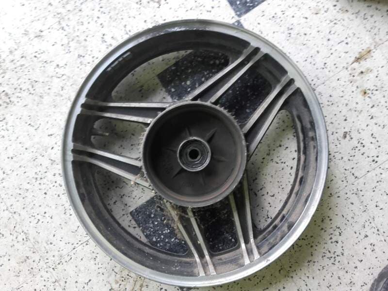 jante arriere Honda 750 VF S Sabre rc07 — photo 2/2