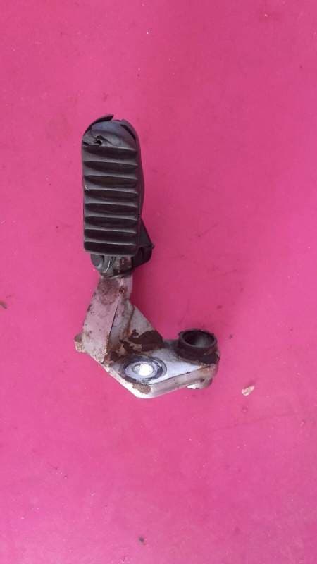 cale pied avant droit Honda 750 XRV Africa Twin rd07 — photo 1/2