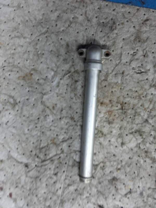 tube d’eau liquide de refroidissement Honda 1100 GL goldwing sc02 — photo 1/2
