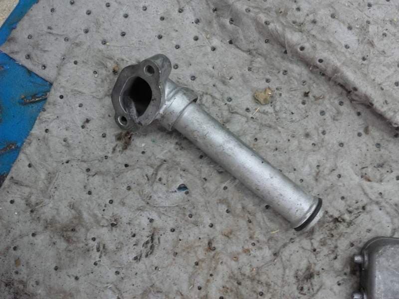 tube raccord d’eau liquide de refroidissement Honda 1100 GL goldwing sc02 — photo 1/2
