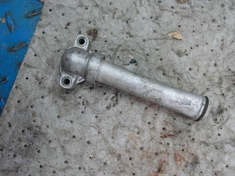 tube raccord d’eau liquide de refroidissement Honda 1100 GL goldwing sc02 — photo 2/2