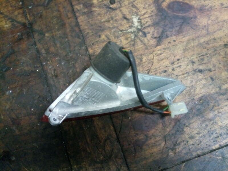Clignotant avant gauche Honda 125 SH 01-04 jf09a — photo 2/2
