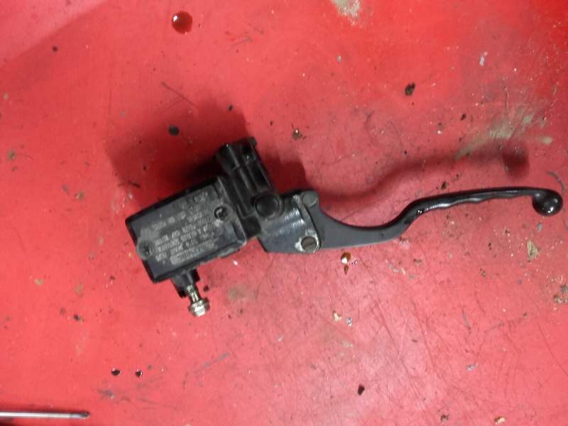 maitre cylindre d’embrayage Kawasaki GPX 750 R zx750f — photo 1/1