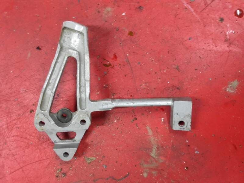 platine cale pied arrière gauche Kawasaki GPX 750 R zx750f — photo 2/2
