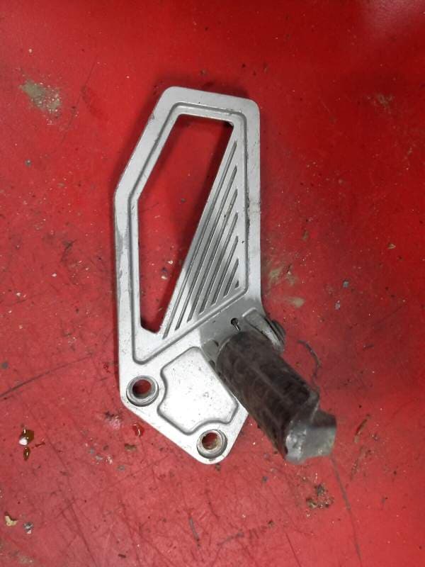 platine de cale pied avant gauche Kawasaki GPX 750 R zx750f — photo 1/2