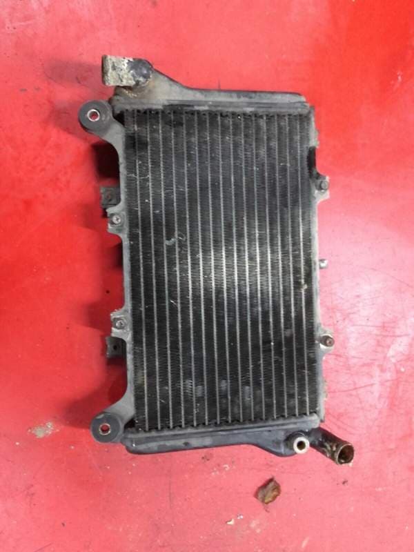 radiateur liquide de refroidissement Kawasaki GPX 750 R zx750f — photo 1/1