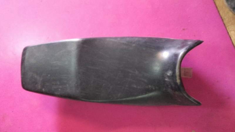 selle Kawasaki GPX 750 R zx750f — photo 1/2
