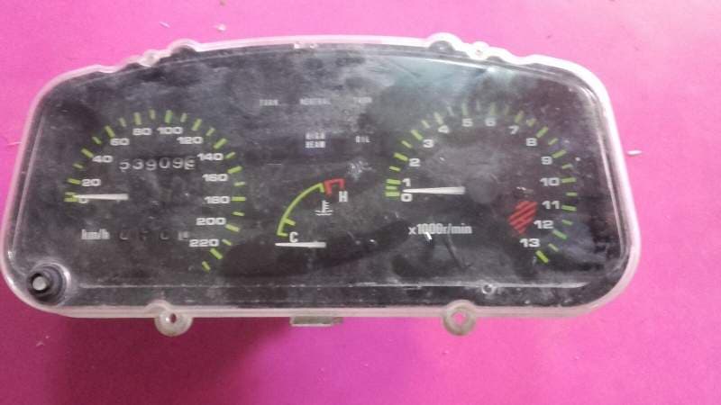 tableau de bord Kawasaki GPX 750 R zx750f — photo 1/2