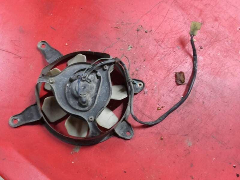 ventilateur Kawasaki GPX 750 R zx750f — photo 2/2