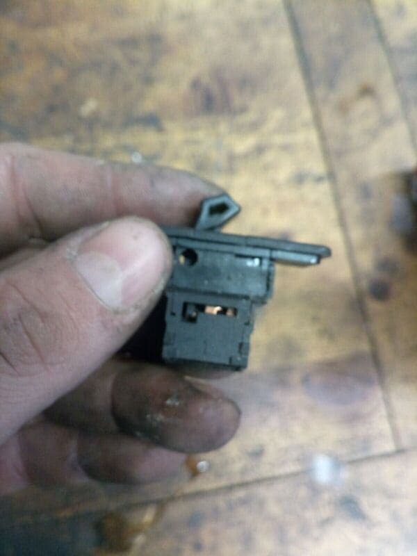 Commande touche bouton de phares Honda 125 SH 01-04 jf09a — photo 2/2