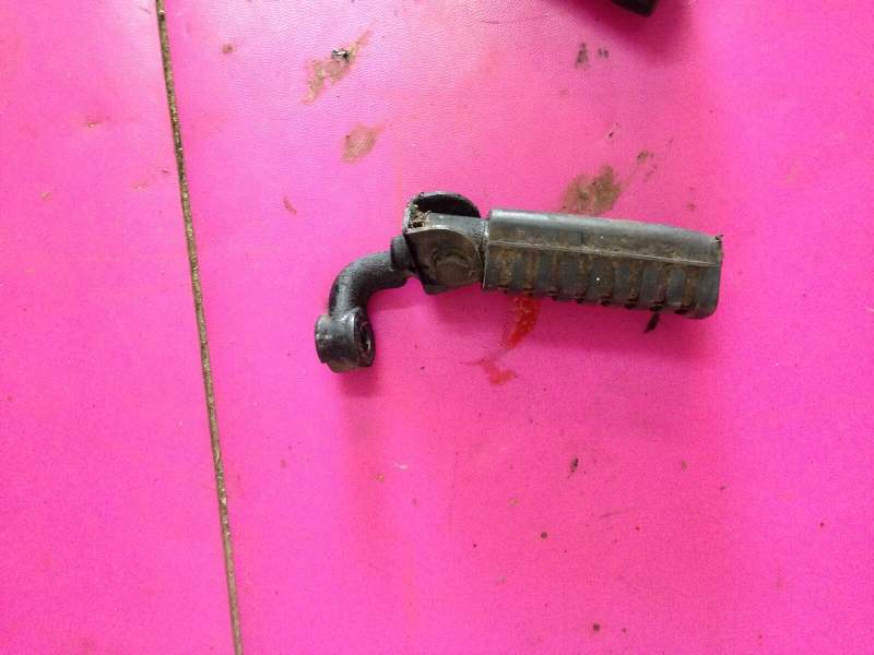 cale pied avant droit Kawasaki KZ 750 E — photo 1/1