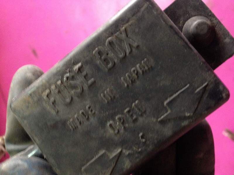 fuse box porte fusibles Kawasaki KZ 750 E — photo 2/2