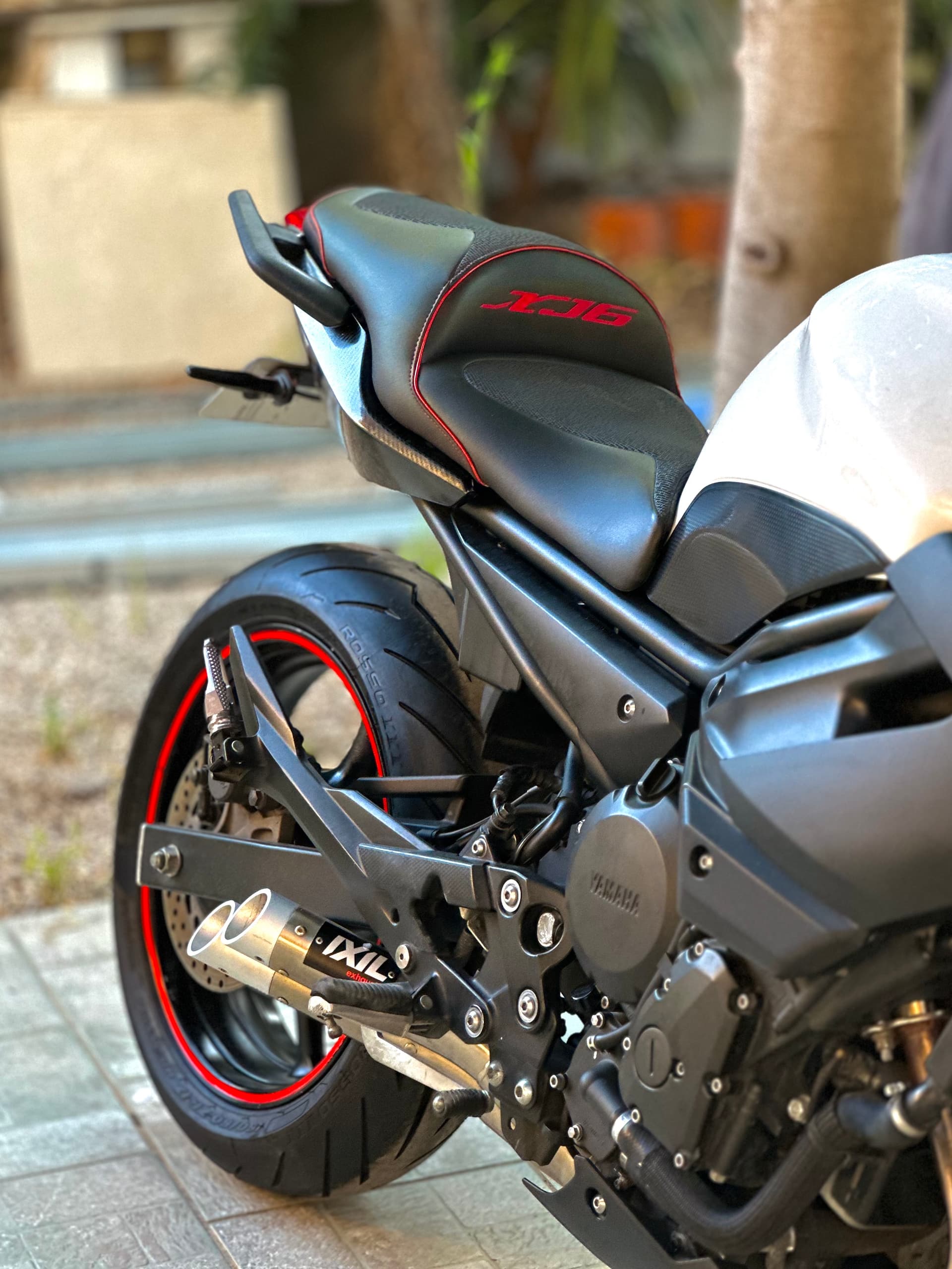 monsieur xj6