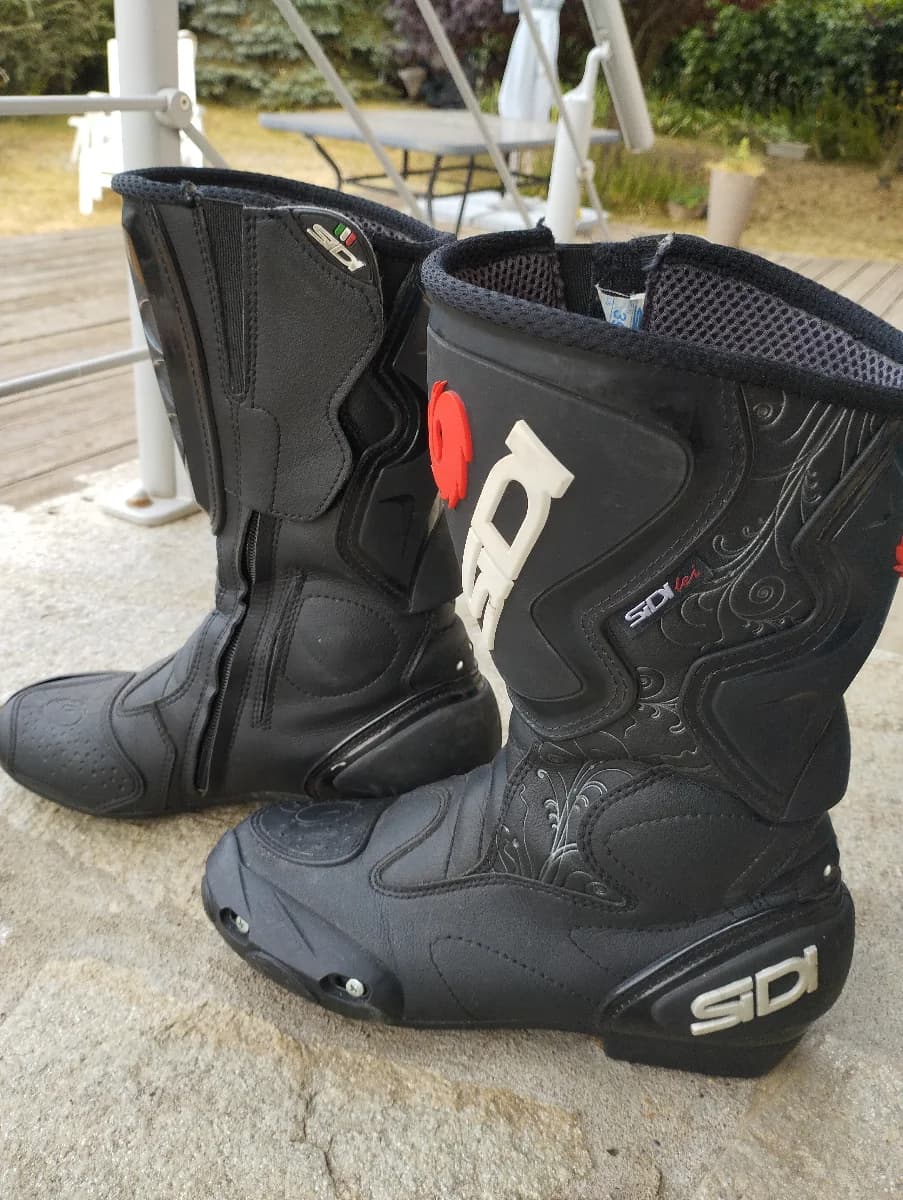 Bottes Sidi noires — photo 1 sur 3