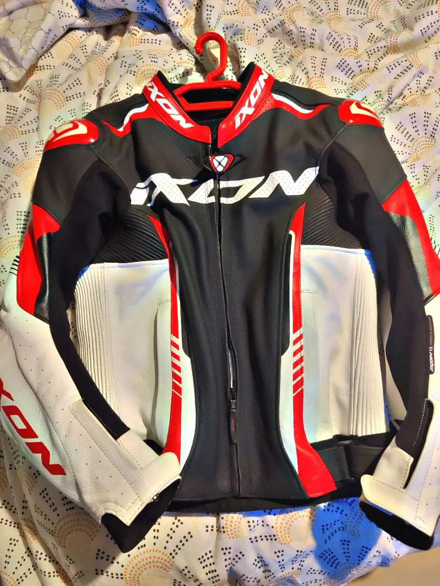 Ixon Blousons & vestes — photo 1 sur 3