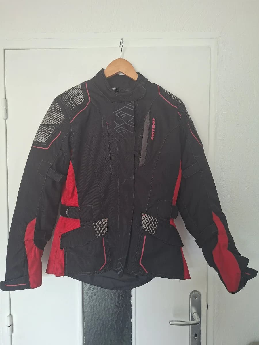 Blousons & vestes — photo 1 sur 5