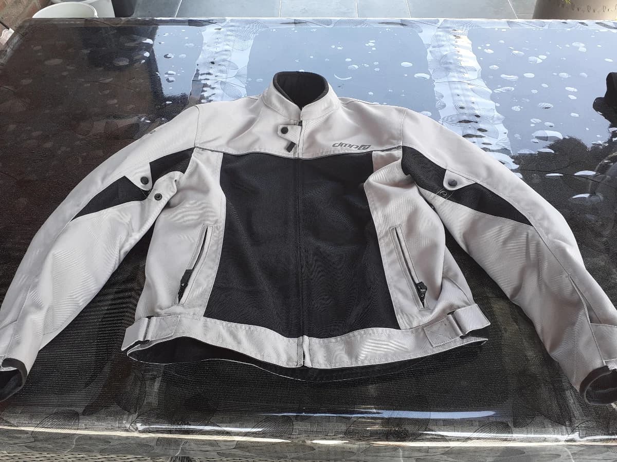 veste — photo 1 sur 3
