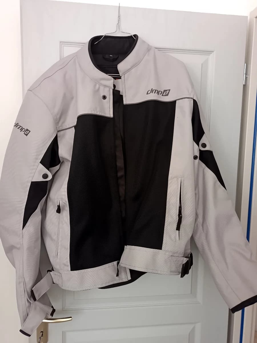 Blousons & vestes — photo 1 sur 3