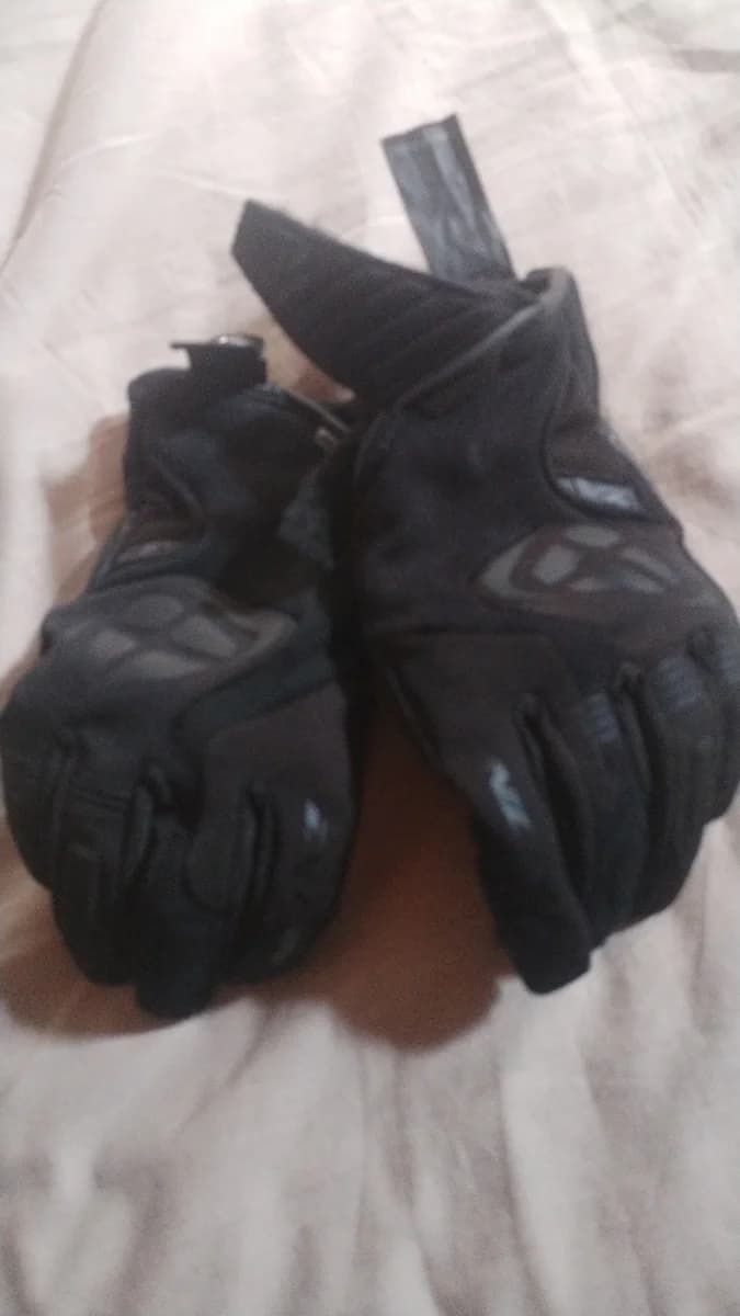 Ixon Gants — photo 1 sur 4