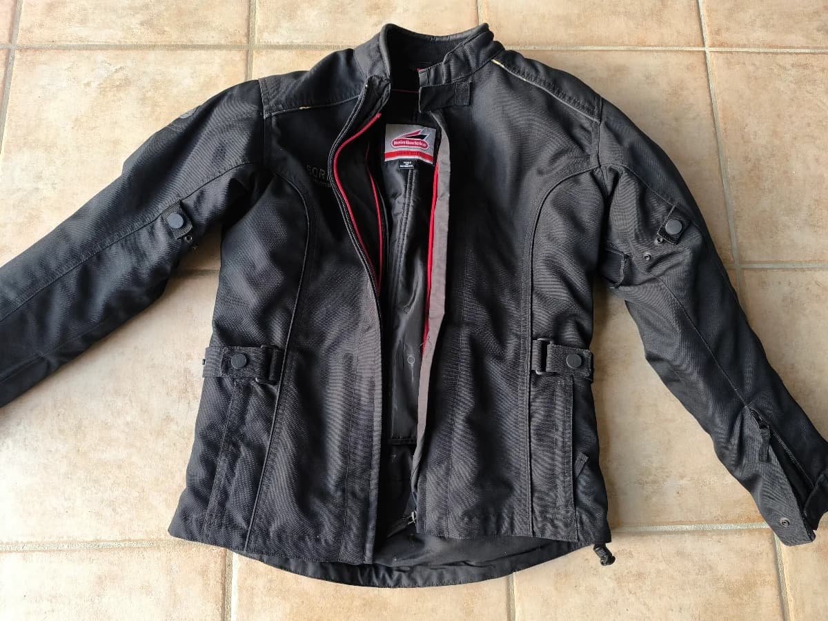 Veste — photo 1 sur 2