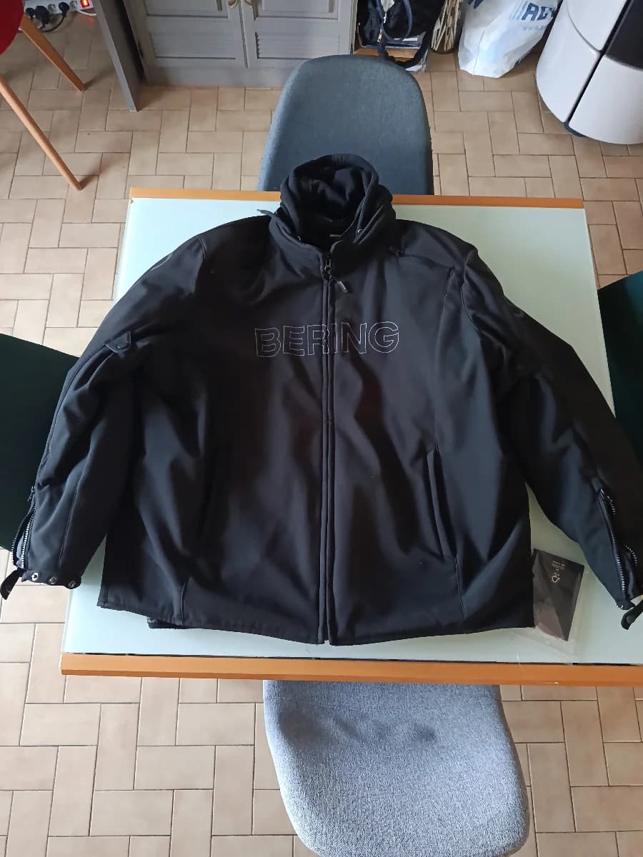 Veste Bering noire — photo 1 sur 3