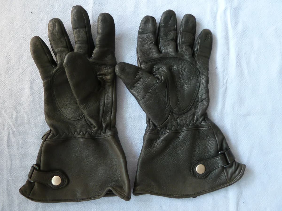 Gants en cuir fourrés — photo 1 sur 3