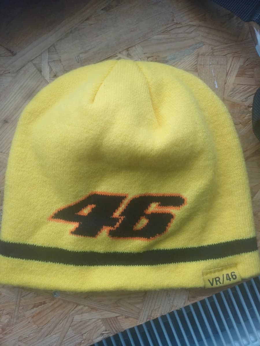 Bonnet 46 — photo 1 sur 2